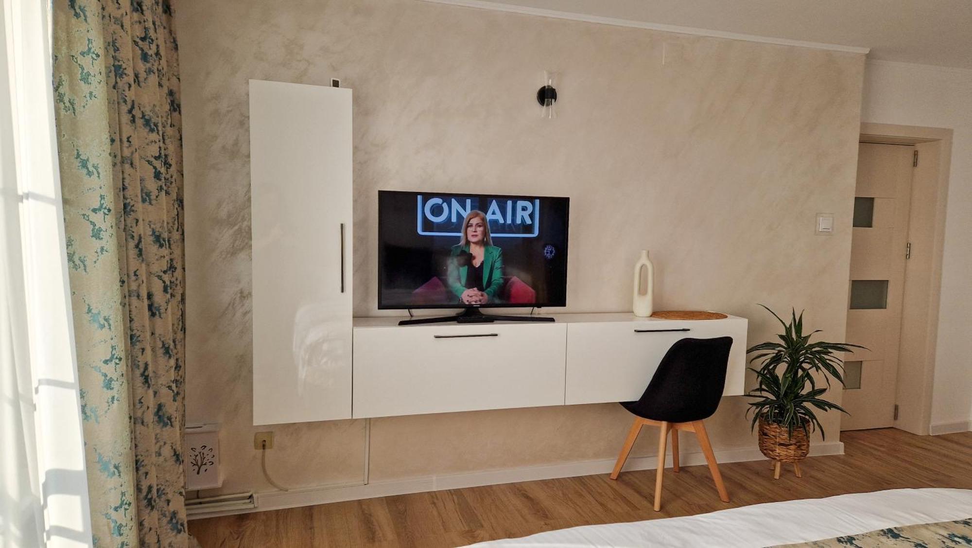 Central Modern View Ap Râmnicu Vâlcea Buitenkant foto
